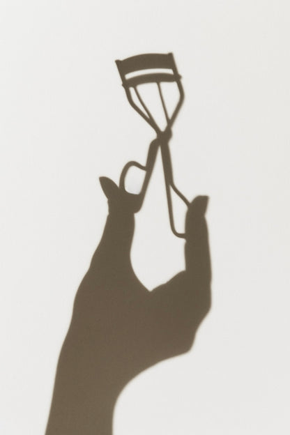EYELASH CURLER